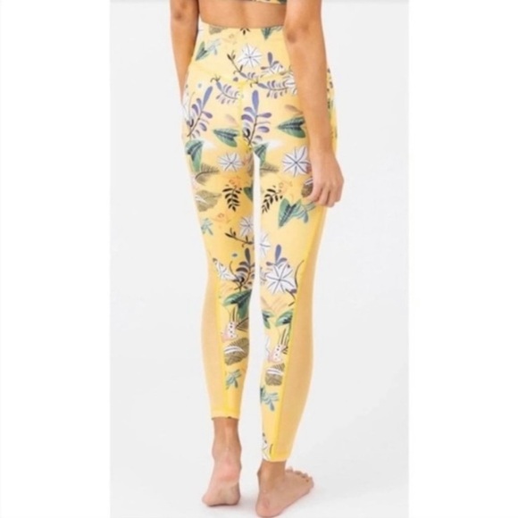 ZYIA Active Floral Reflective Light n Tight Hi-Rise 7/8 24” RC Leggings - Picture 4 of 15